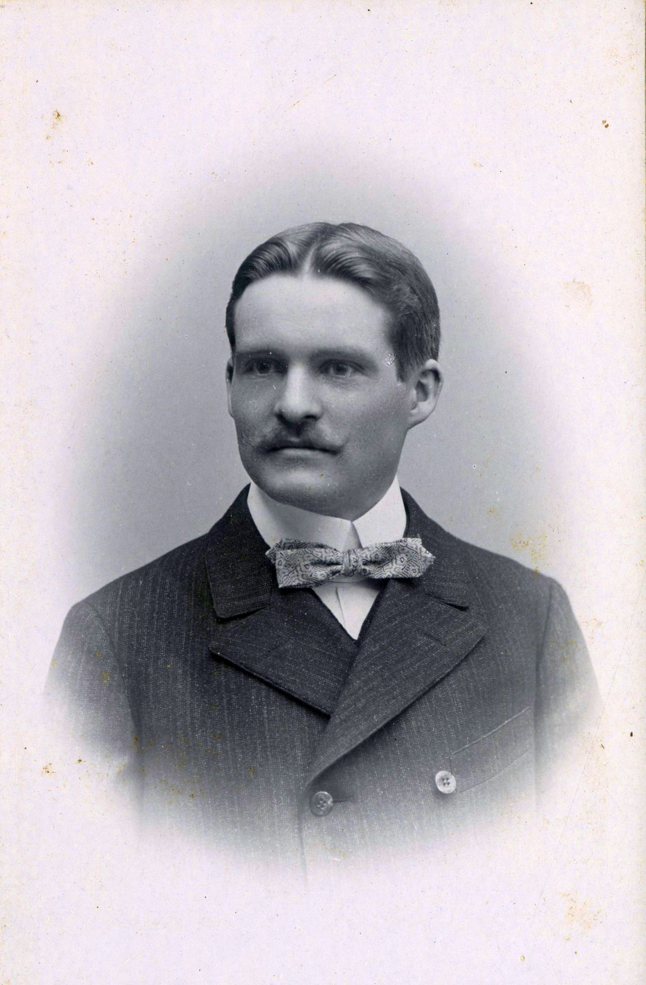 Charles Dennis White Jr. (1881 - 1969) Profile